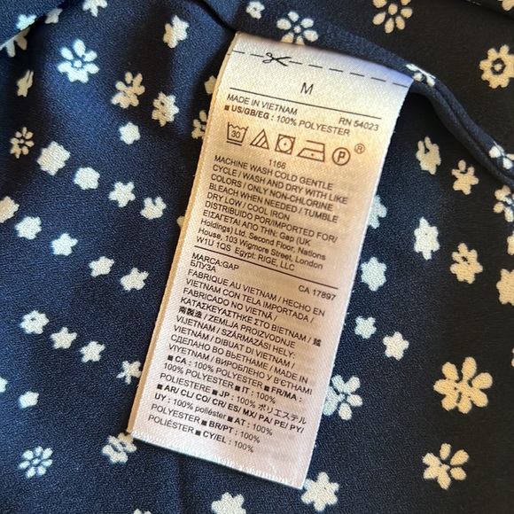 GAP blouse. Size M. EUC. - Picture 4 of 6